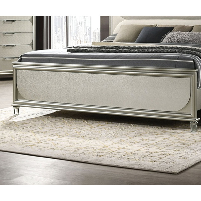 Cadre de lit tapissier en tissu argenté pour grand lit, look contemporain, tête de lit à DEL, panneaux et structure de lit grand format en bois, style, tissu, panneau, ambiance de chambre d'ingénierie en bois d'hévéa massif