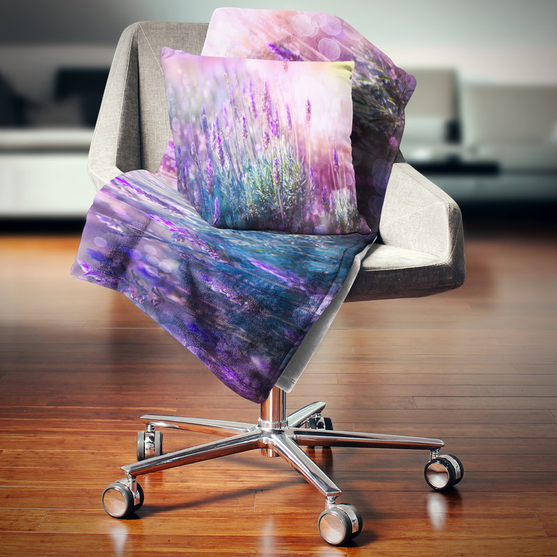 Growing and Blooming Lavender - Coussin imprimé floral, 16 po x 1 po, Coussin décoratif