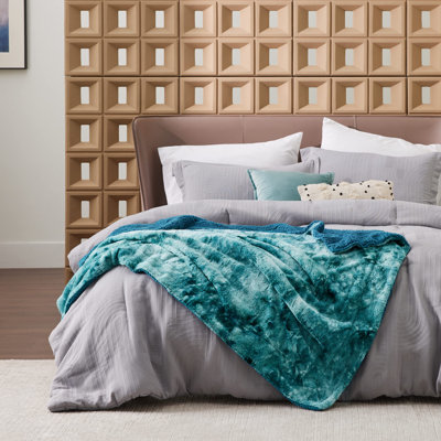 Bedsure Fuzzy Reversible Blanket, Plush And Furry Faux Fur