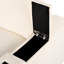 Salon spacieux avec système de rangement et de chargement, rangement modulaire, charge, sans fil et haut-parleur-960129419