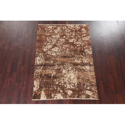 Tapis oriental abstrait à teinture végétale noué à la main