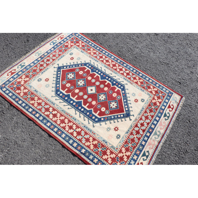 Tapis turc tissé à la main dans un style rétro avec un motif complexe idéal pour le salon et la chambre à coucher