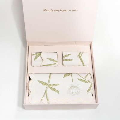 Storytime Dahlias Table Linens Set