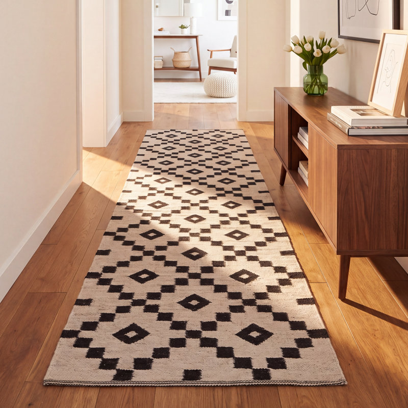 Byrne Geometric Handmade Flatweave Wool Black/Ivory Area Rug, Runner 2'6" x 8'