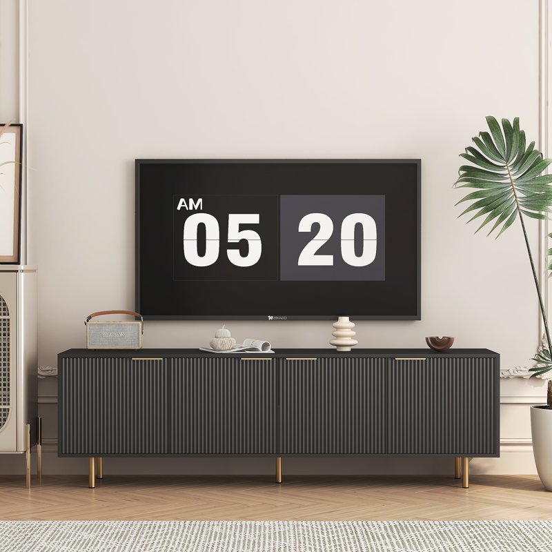 Meuble télé moderne à cannelures avec portes de rangement et centre de divertissement