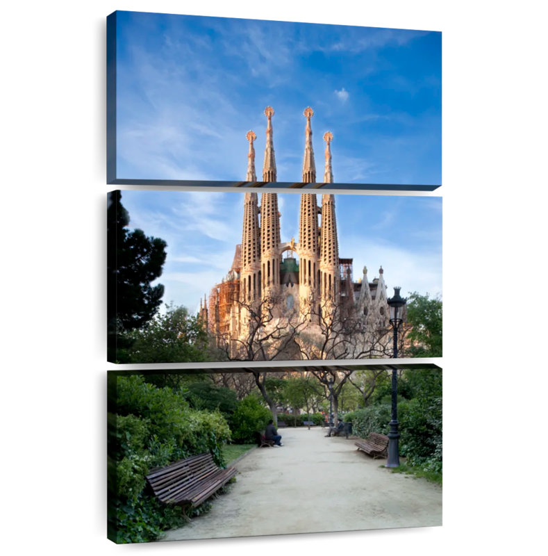 Cathédrale de Nicci Sagrada Familia, H 57 po x l 36 po