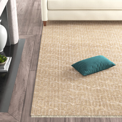 Tapis beige en laine noué à la main à motif géométrique Whitnash