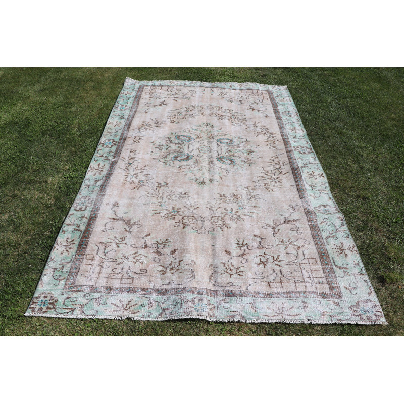 Tapis turc beige Oushak en laine beige avec un design bohémien pour le salon