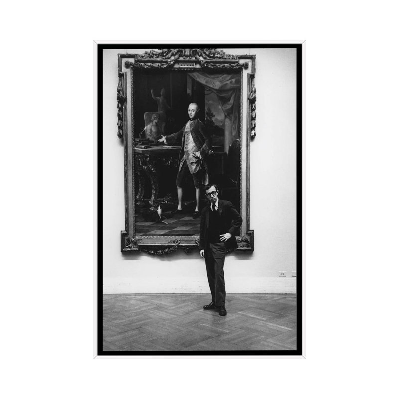 Woody Allen at the Met (NYC, 1963) by Ruth Orkin - Photograph Print on Canvas, 66.04 cm H x 45.72 cm W, White Framed