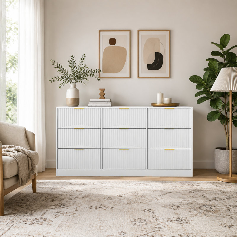 Grande armoire de rangement blanche à 9 tiroirs avec poignées dorées