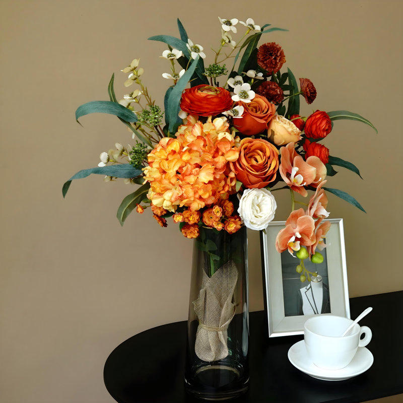 Ornements de fleurs simulées