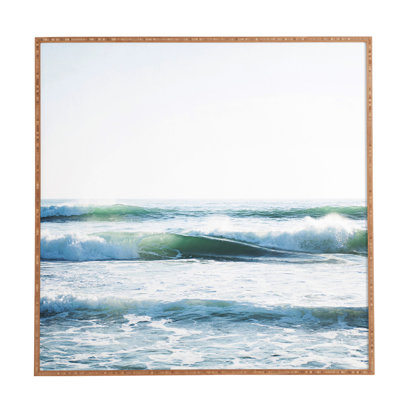 « Ride Waves » par Bree Madden - reproduction d'art graphique encadré sur bois