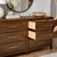 Commode large 6 tiroirs Cabal, poignées en étain vieilli, brun clair émaillé
