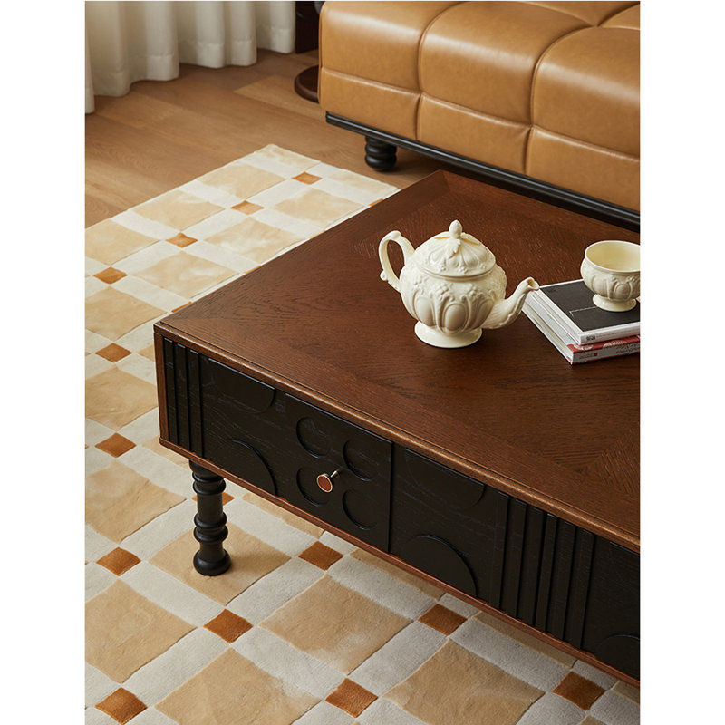 Table basse de style rétro classique français