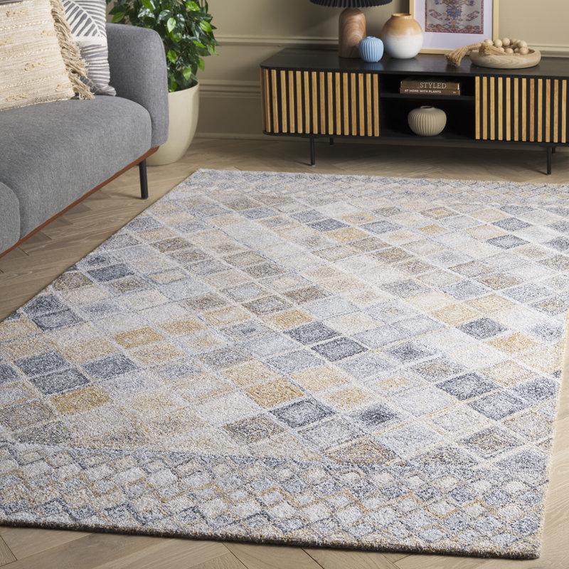 Thaissa 802 Area Rug In Beige / Grey, Rectangle 5' x 8'