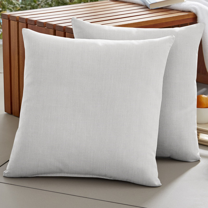 Ashish Outdoor Sunbrella Rectangular Pillow Cover & Insert, Carré 18 po, Ponce