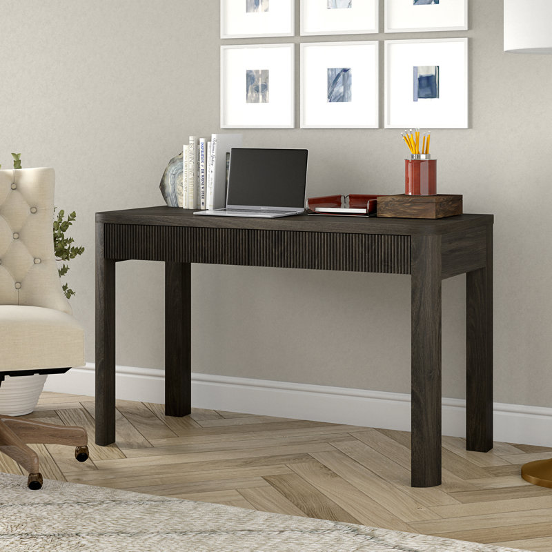 Bureau cannelé de 47,5 po de largeur avec tiroirs à glissement doux - Bureau d'écriture scandinave en bois aggloméré brun aulne pour bureau à domicile | Gardeina