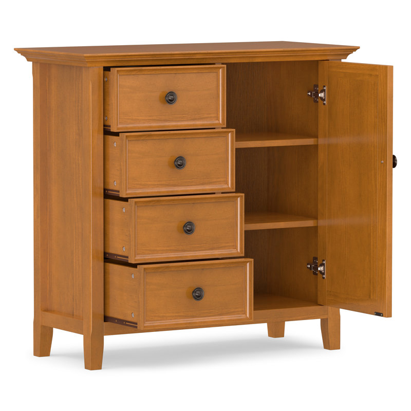 Armoire de rangement basse en bois massif l 32 po avec tablettes réglables et pieds fuselés Amherst, Brun doré clair