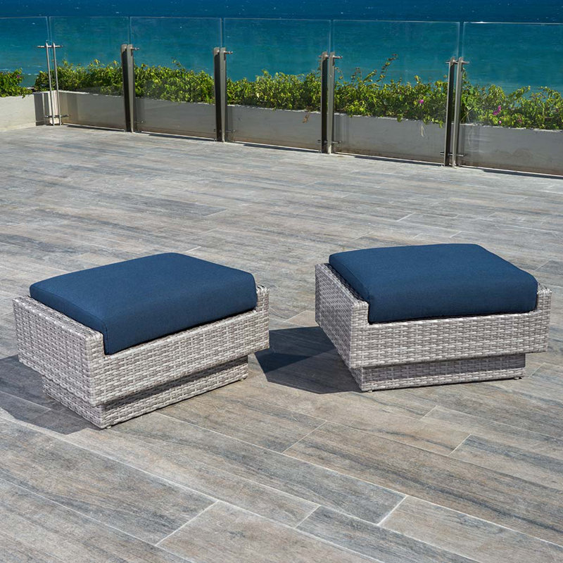 Repose-pieds extérieur Ehrenfried avec coussins Sunbrella, Spectre indigo Sunbrella®