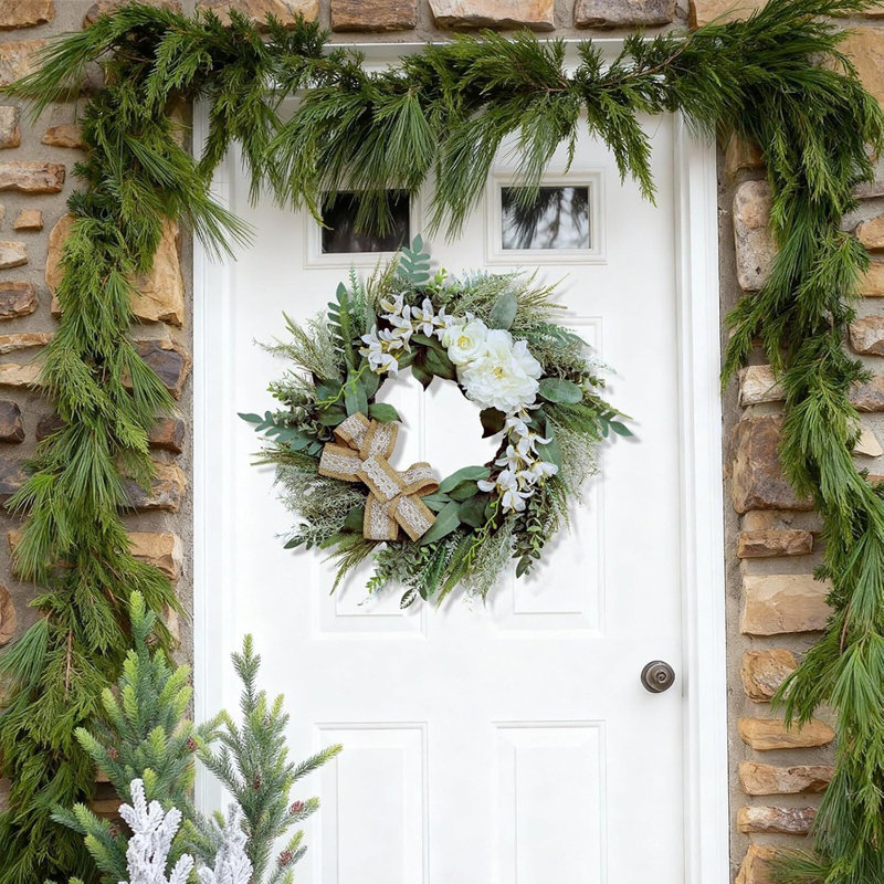 Couronne de verdure et de fleurs blanches d'hiver - Vert - Décoration de Noël et des Fêtes extérieure