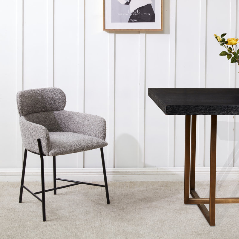 Fauteuil en velours Tighe, Gris clair, Noir