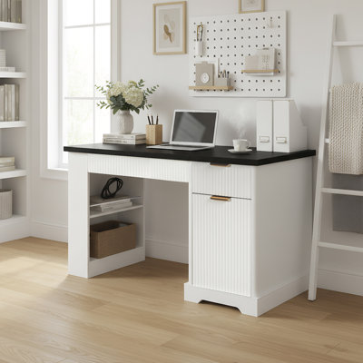 Bureau cannelé moderne de 55 po avec armoire de rangement et tiroirs (sans la chaise)