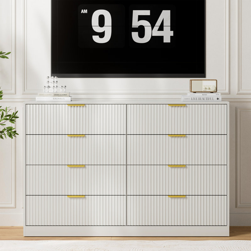Commode cannelée pour chambre à coucher avec 8 tiroirs, commode blanche moderne de 55 po de largeur avec poignée en métal