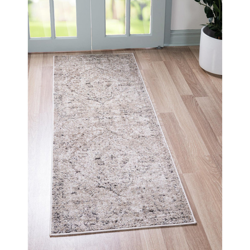 Tapis traditionnel Geddis couleur chameau, Tapis de couloir 2 pi 7 po x 10 pi