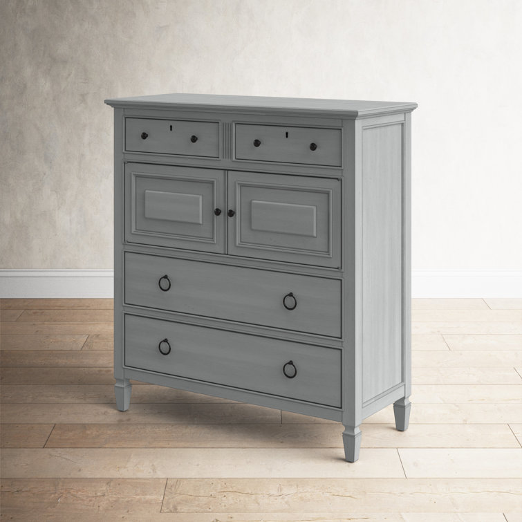 Levin 7 - Drawer Dresser