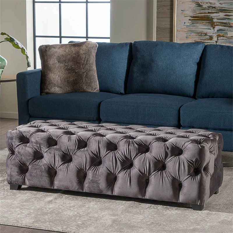 Velours gris polyvalent: rehaussez votre espace de vie grâce à son capitonnage chic et sa durabilité, Gris