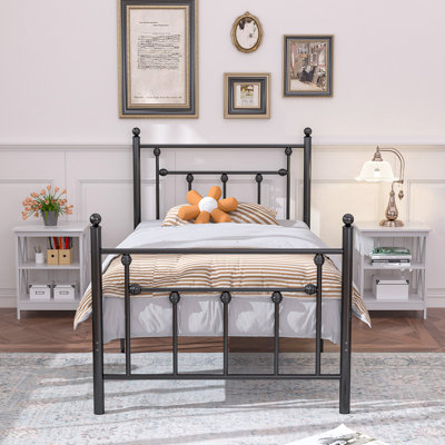 Kempst Steel Piece Bedroom Set
