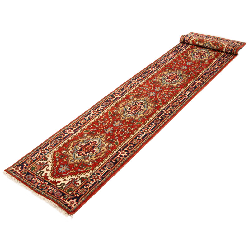 Tapis rouge Serapi Heritage 2 pi 7 po x 24 pi 1 po