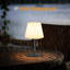 Lampe de table d'extérieur à piles sans fil Lampe de douche sans fil à DEL à intensité variable blanc chaud et RVB Lampes de table rechargeables d'extérieur pour patio / intérieur / salle de bain / restaurant.