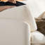 Chaise rembourrée avec accoudoirs et coussins-1604806264