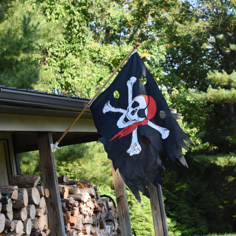 Skull Crossbones Jolly Roger Tattered Battle Garden Flag Halloween Pirate Decor Skull Crossbones Jolly Roger Tattered Battle Garden Flag Halloween Pirate Decor