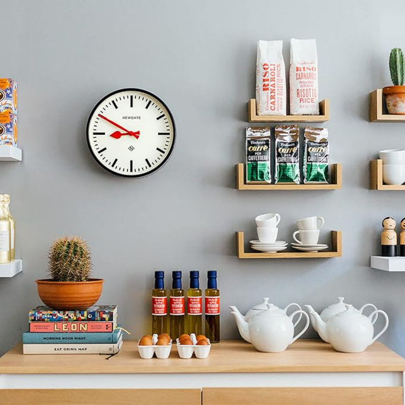 NEWGATE® The Luggage Wall Clock - Clock - Analog Wall Clock - Retro Clock - Kitchen Wall Clocks - Round Wall Clock - British Design - Station Clock ( Hands)