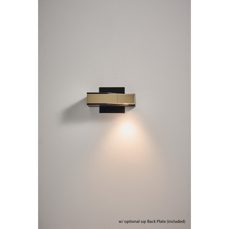 WÚ 1 - Light Armed Sconce, Champagne Gold/Matte Black