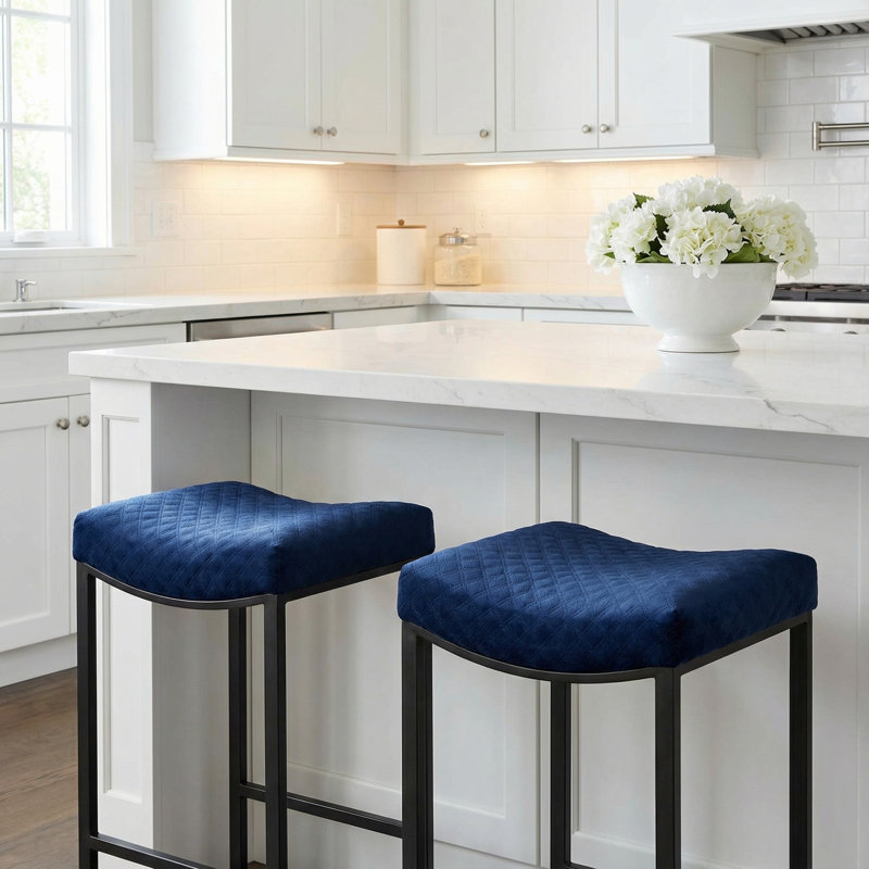 Tabouret de bar Portales, pieds noirs brossés et tissu bleu marine