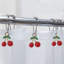 Anneaux de rideau de douche décoratifs en cerisier - Ensemble de 12 anneaux de rideau en acier inoxydable en métal antirouille avec pendentif en résine rouge cerise