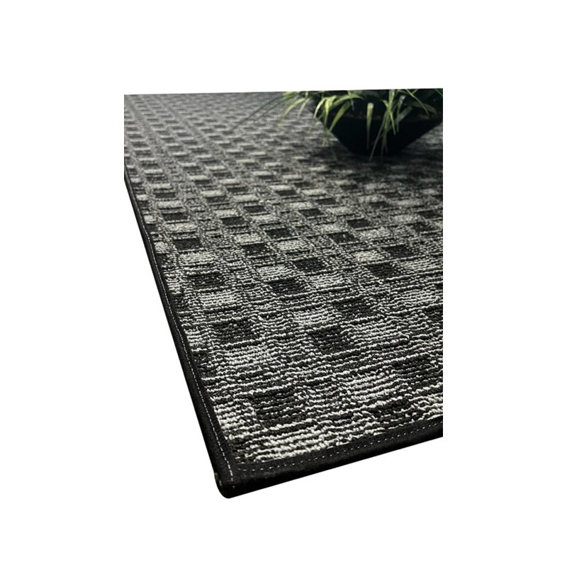 Tapis noir abstrait intérieur / extérieur, Demi-cercle 20 po x 40 po