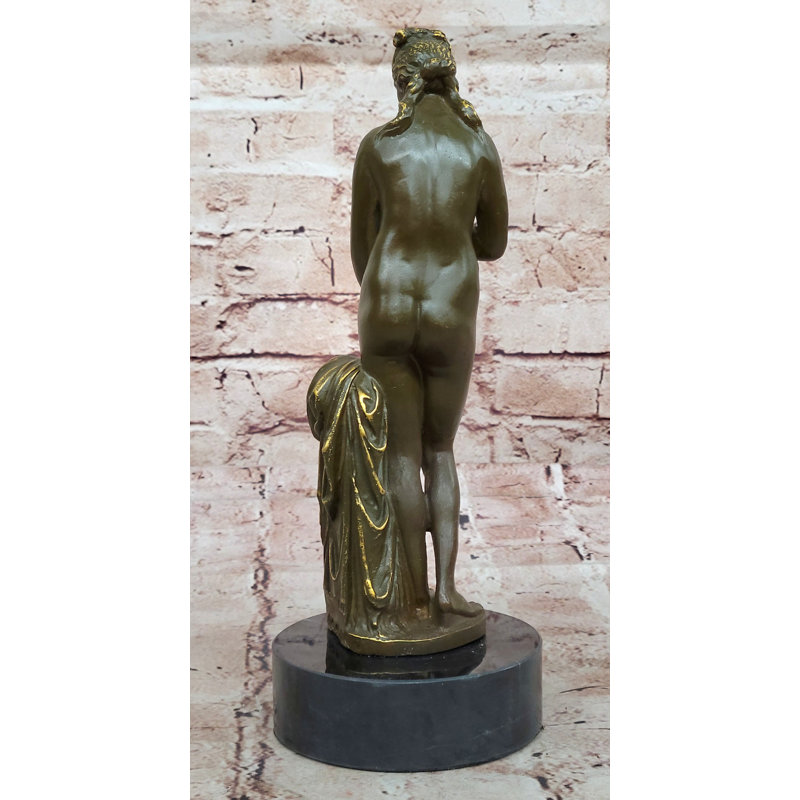 Sculpture en bronze de Vénus - figure féminine nue classique sur base en marbre