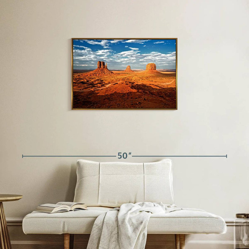 Monument Valley I, Cadre flottant doré, 31 po x 21 po