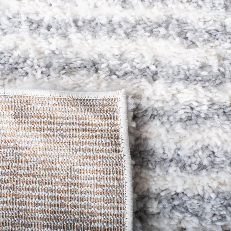 Madrina Southwestern Gray Area Rug, Round 6'7"