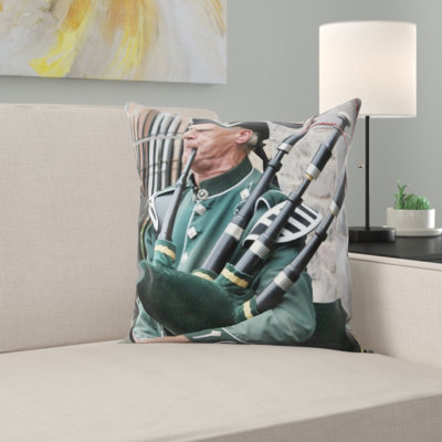 Bagpipes Throw Pillow