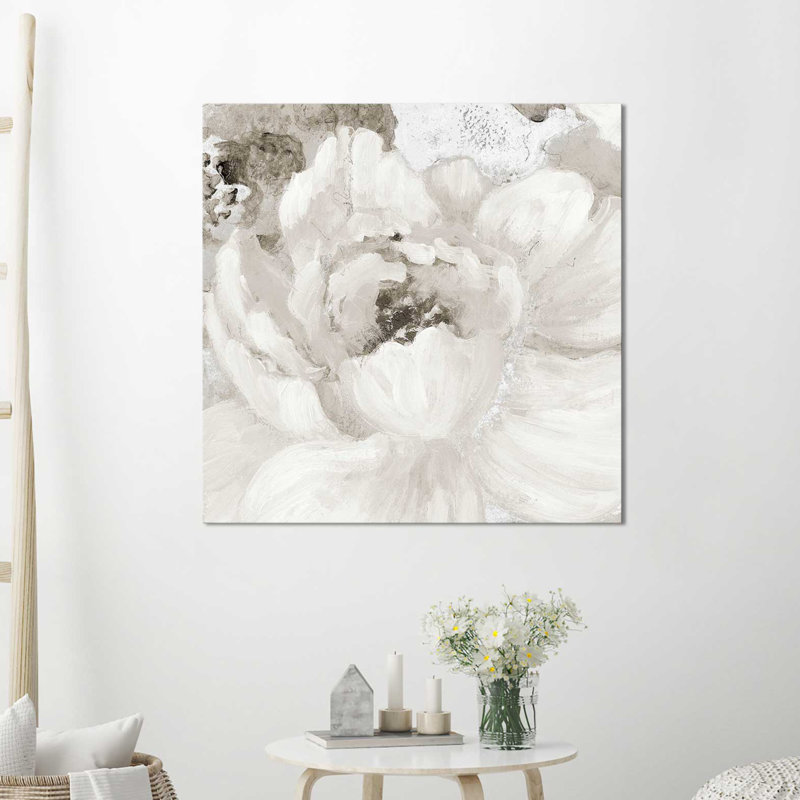«Light Grey Flowers I» par Lanie Loreth, reproduction sur toile, H 18 po x l 18 po x P 1 po, Toile tendue
