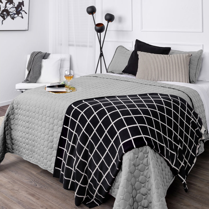 Steel Grey Twin Lightweight Quilt Set with Shams