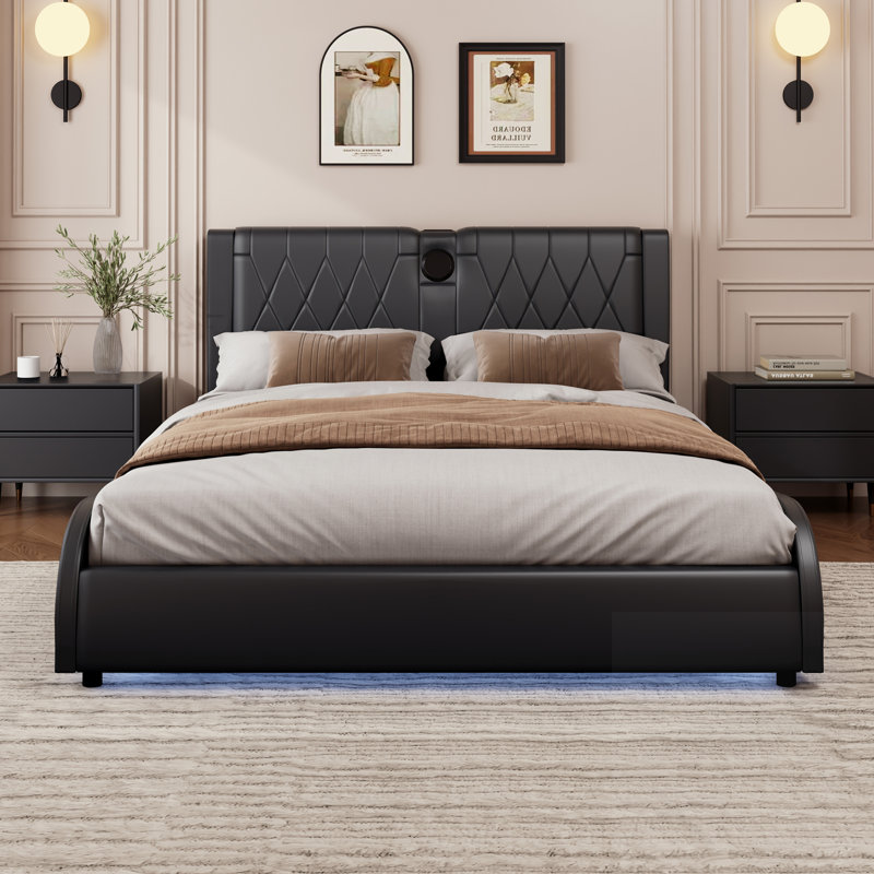 Lit plateforme tapissier luxueux en similicuir avec tête de lit épaissie, haut-parleurs Bluetooth et lumière à DEL RVB, aucun sommier nécessaire
