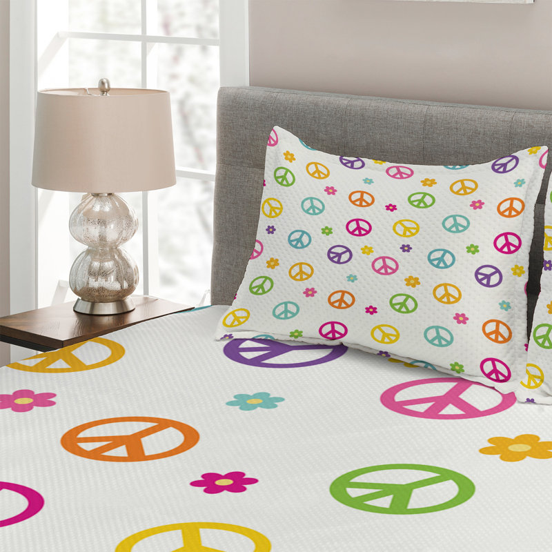 Groovy Polyester Floral Coverlet, King Bedspread + 2 Shams