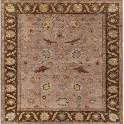 Tapis brun à motif oriental