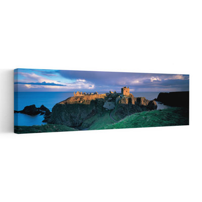 Vue à angle élevé d'un château, Stonehaven, Grampian, Aberdeen, Écosse, art abstrait contemporain, paysage, art mural